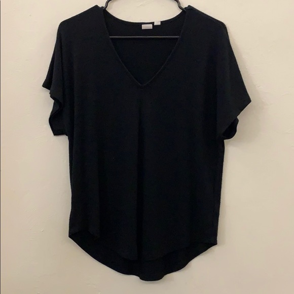 GAP Tops - Women’s V-Neck Tee